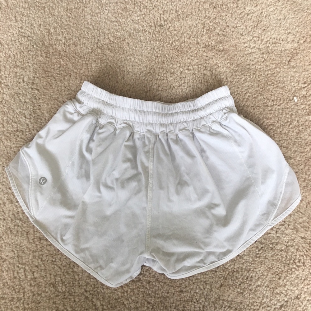 lululemon hotty hot short size two